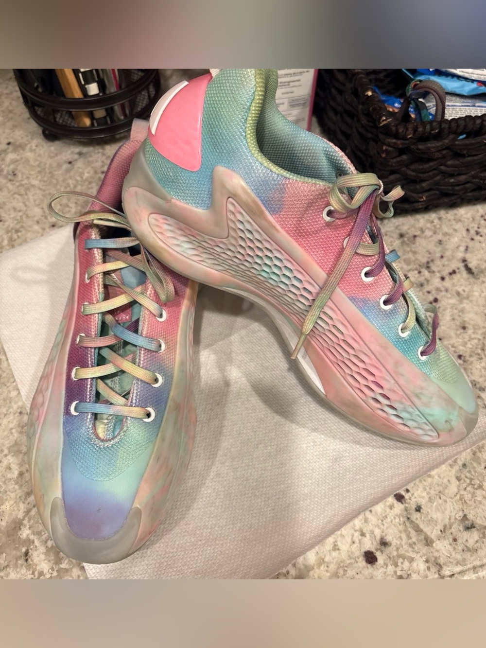 Boys basketball shoes